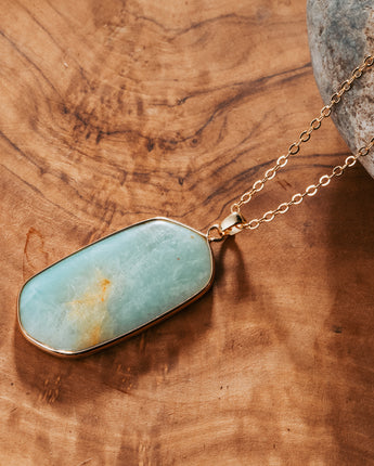 blue pendant necklace